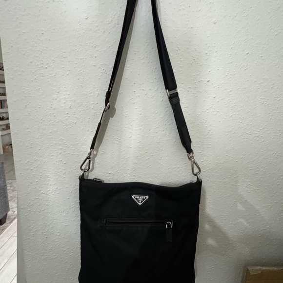 Prada Black nylon shoulder bag - Picture 11 of 11